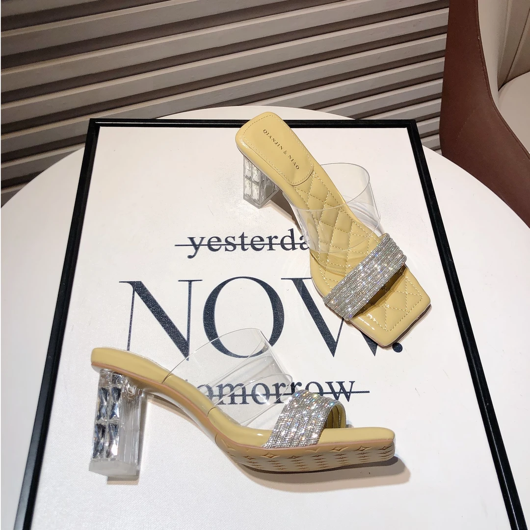 绝美仙女高跟凉拖鞋2025夏季新款显白外穿水钻粗跟透明露趾一字拖