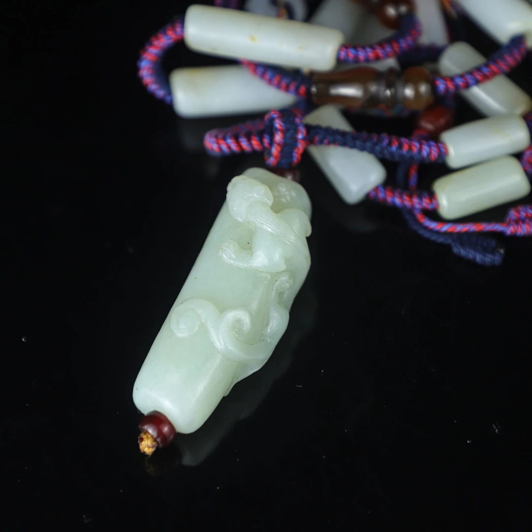 TCWWA09866清晚和田白玉螭龙纹勒子项链