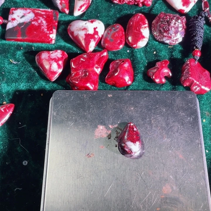 天然辰砂原石首饰