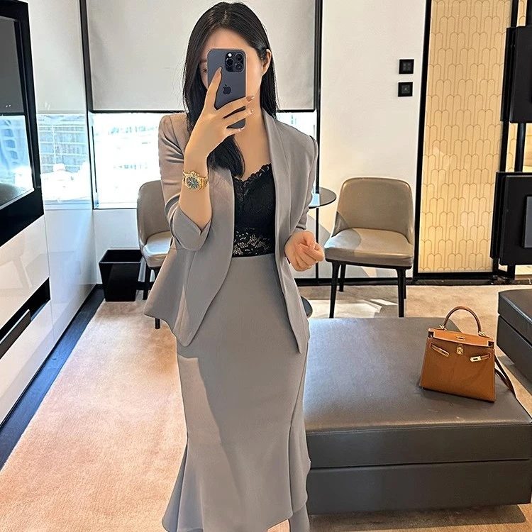 2109-小众设计修身浅灰时尚轻奢通勤职业女裙女裤套装西装三件套