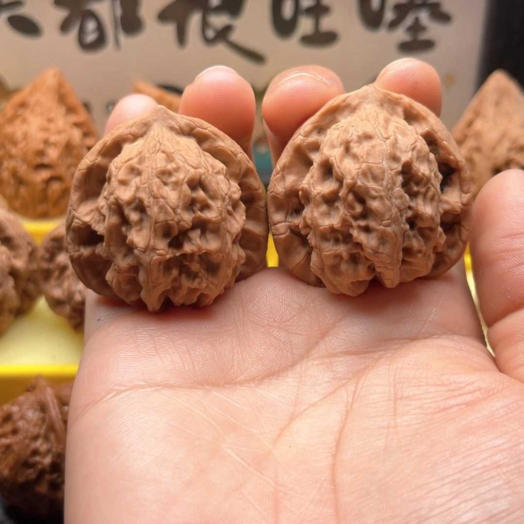 文玩核桃吊坠39梨木台