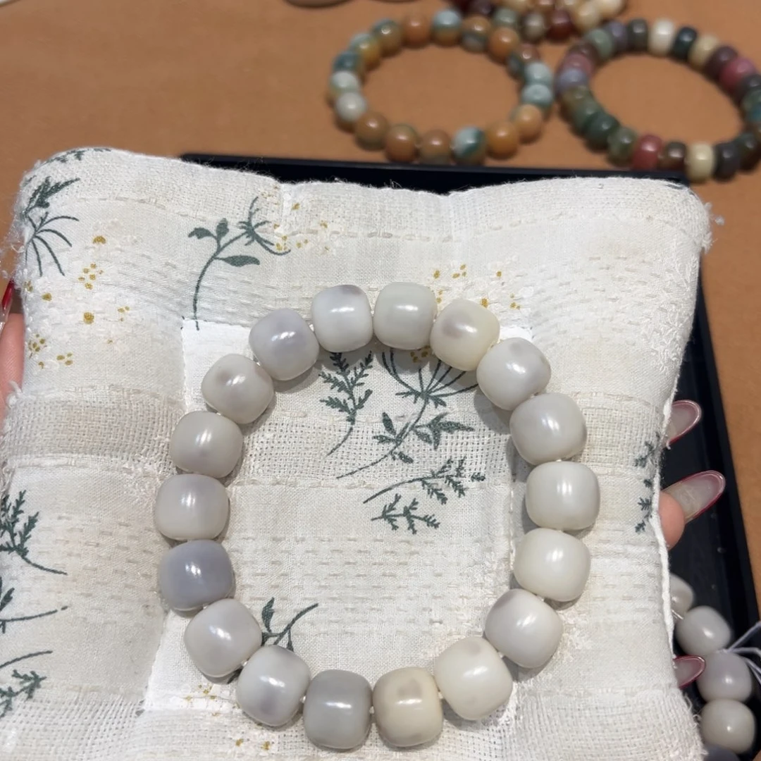 吊坠菩提根/象牙果—紫韵，微瑕