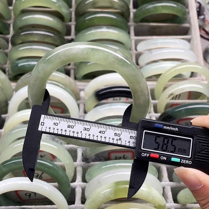 未镶嵌蛇纹石玉手镯114