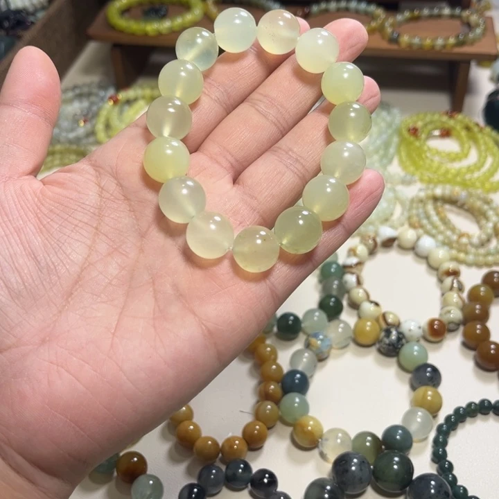 蛇纹石玉未镶嵌手链有包容