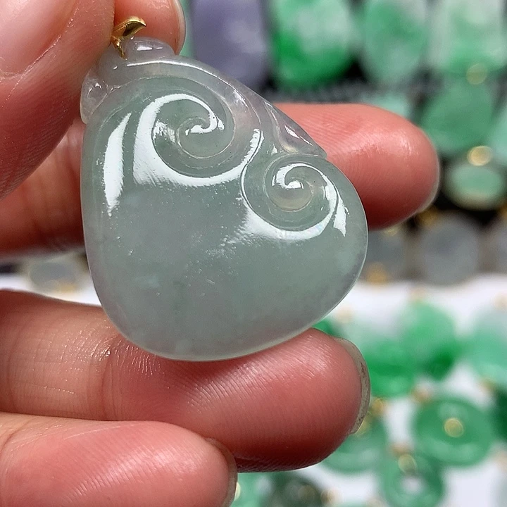 翡翠吊坠(不含链)18K金镶嵌