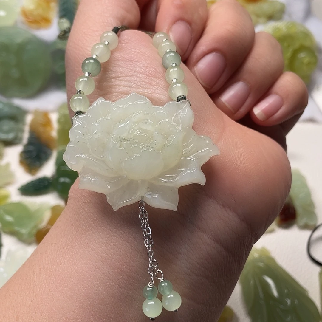 蛇纹石玉未镶嵌颈饰