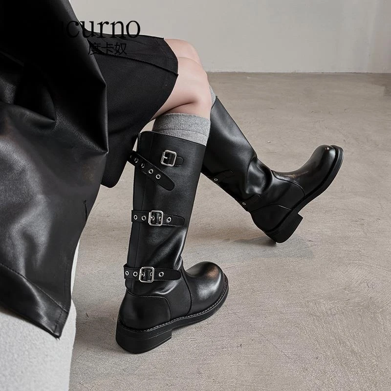DUCURNO复古真皮高筒长靴女2026粗跟骑士靴潮酷辣妹皮带扣机车靴