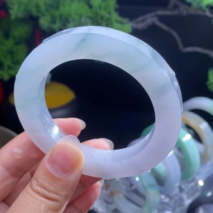 定制翡翠未镶嵌翡翠手镯
