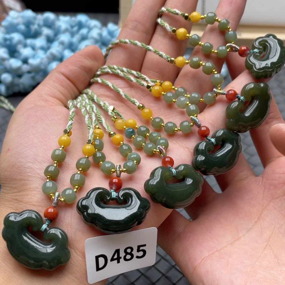 和田玉未镶嵌颈饰多样性发一只