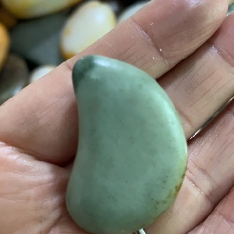 未镶嵌和田玉（糖玉）挂件