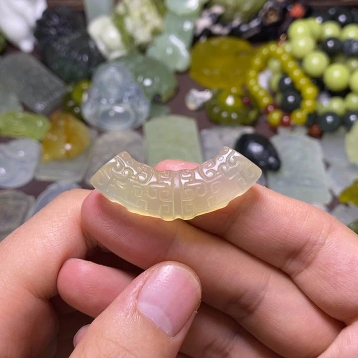 岫玉未镶嵌岫玉挂件
