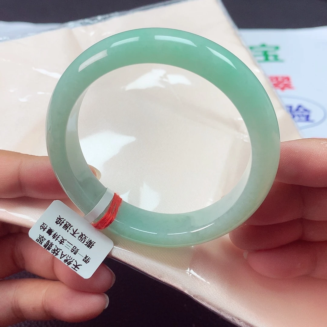 翡翠手镯未镶嵌天然缅甸A货翡翠手镯