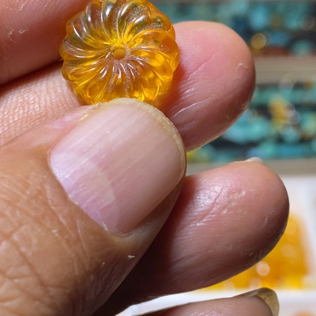 金珀未镶嵌裸石配饰