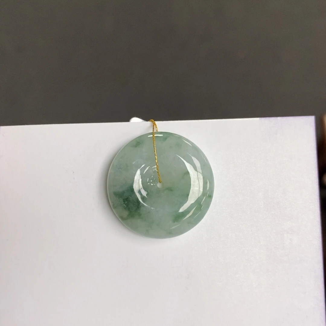 翡翠未镶嵌颈饰平安扣