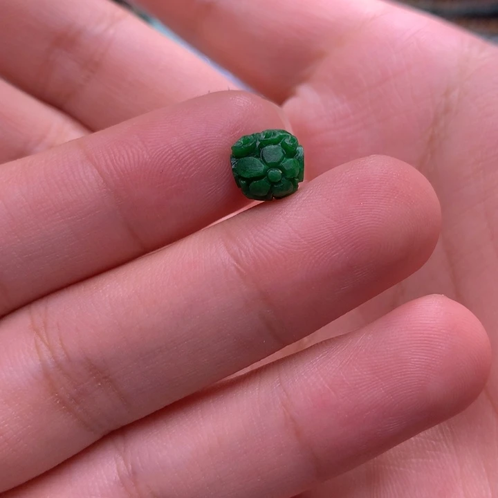 定制翡翠未镶嵌桶珠