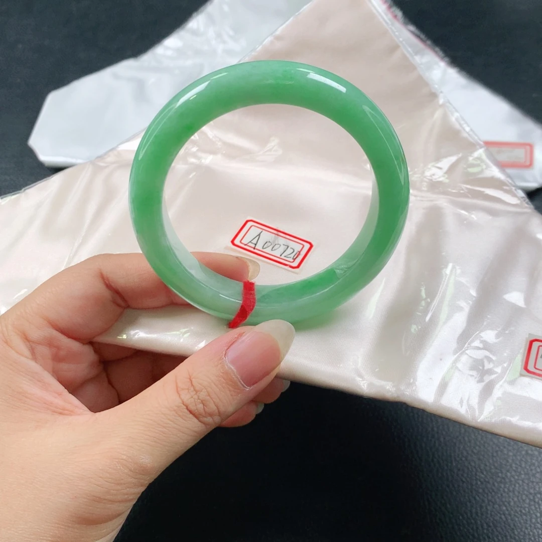 翡翠未镶嵌手镯满绿03