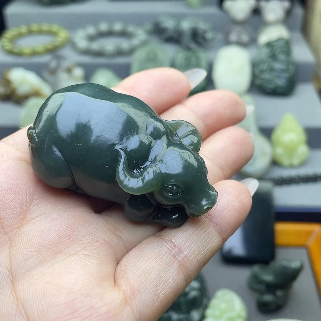 张***5和田玉未镶嵌颈饰