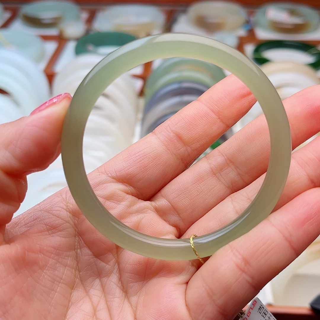 和田玉未镶嵌手镯53.6