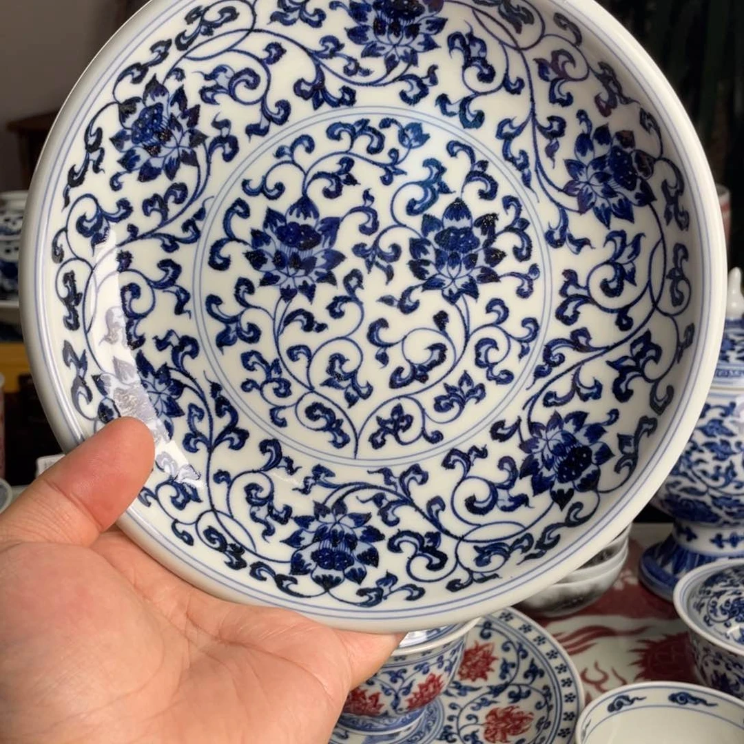 青花缠枝莲壶承系列