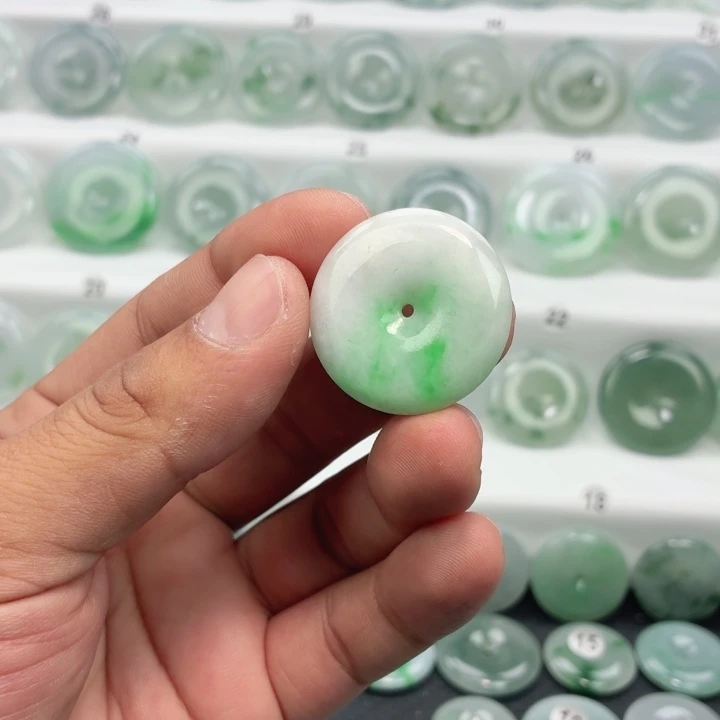 翡翠未镶嵌颈饰缅甸天然A货翡翠30-6.0