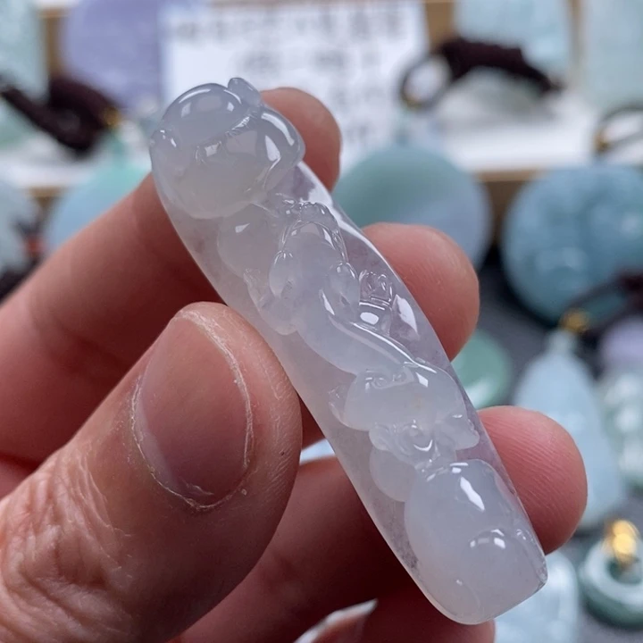 翡翠颈饰未镶嵌翡翠