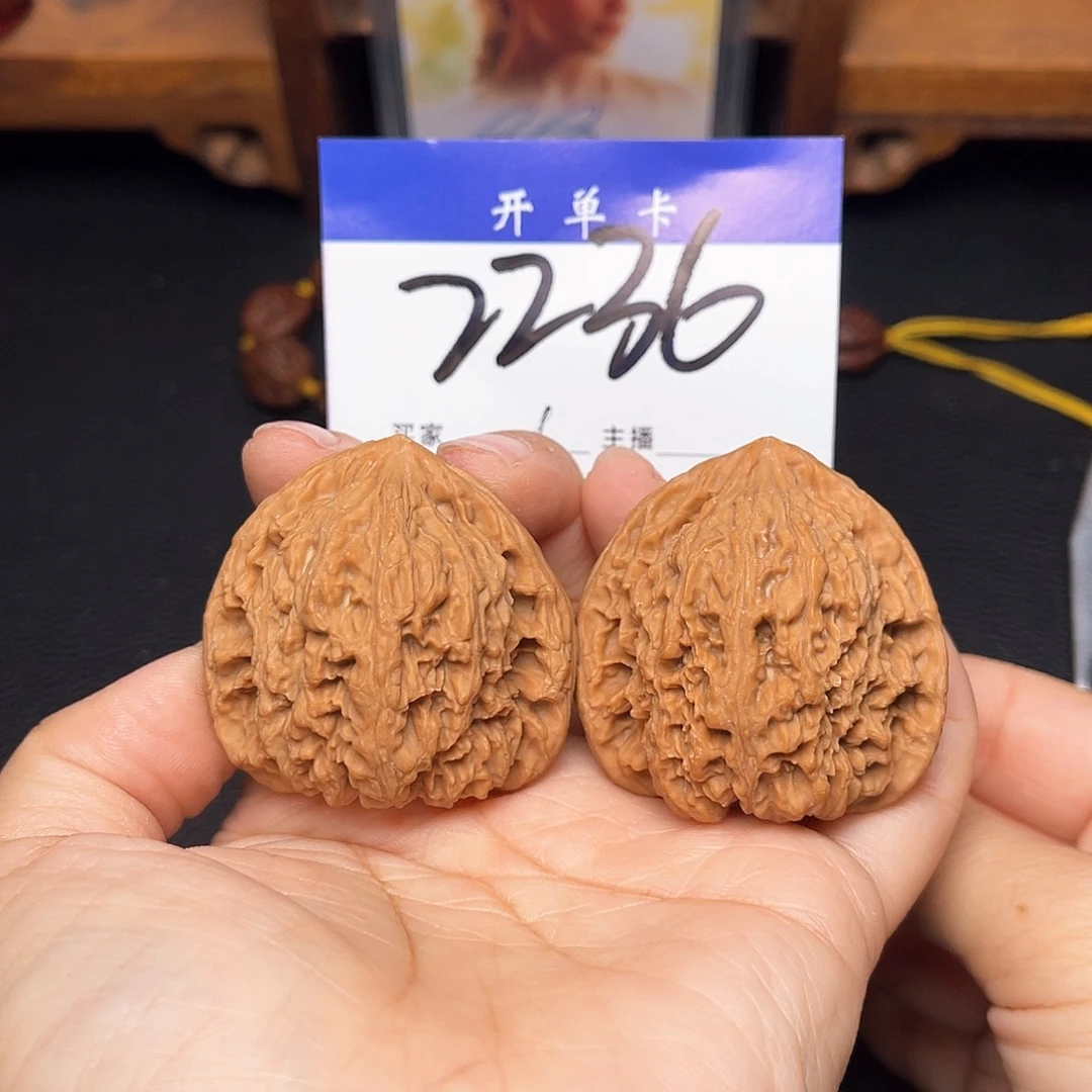 把件文玩核桃三角南疆石42尺。 无刀