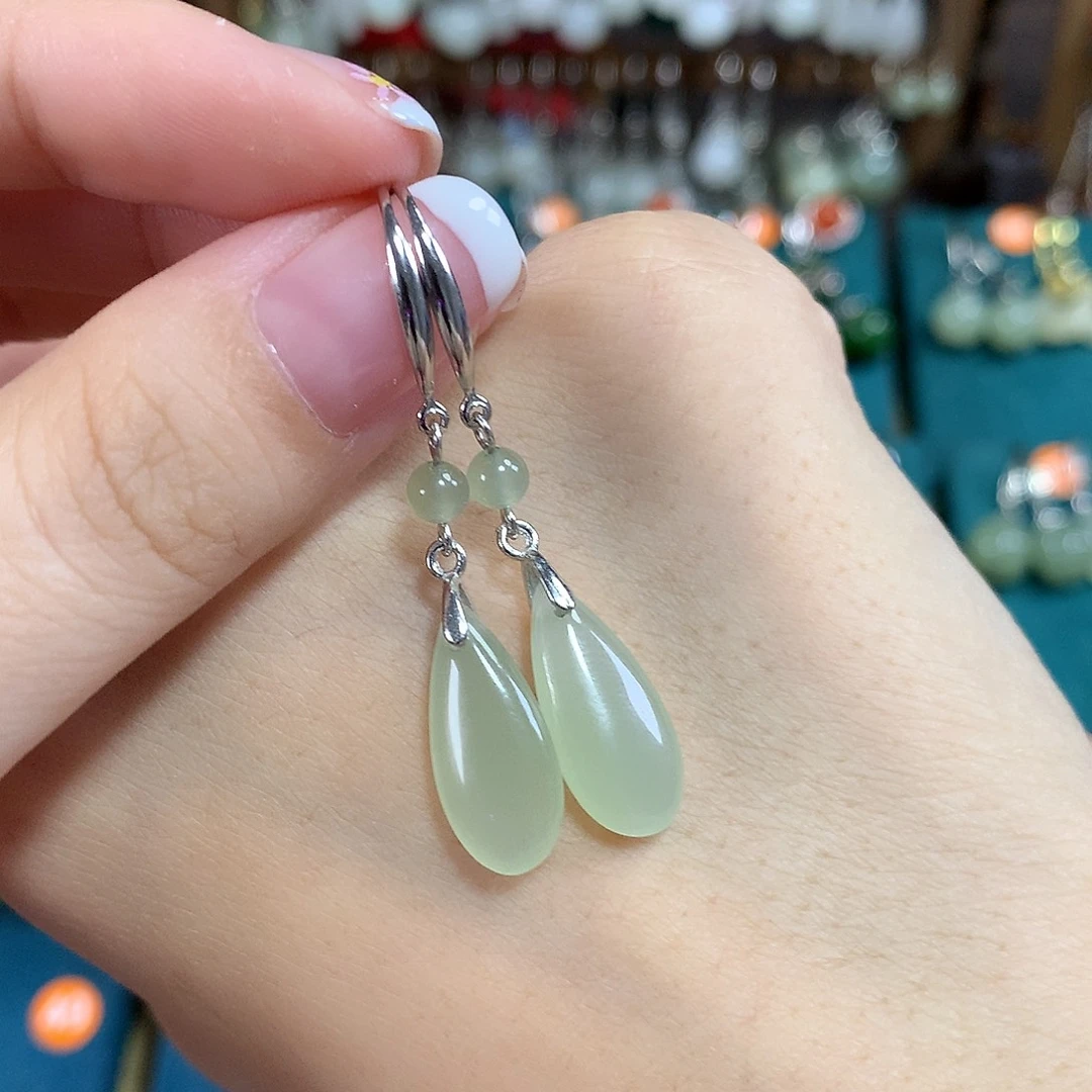 和田玉银S925镶嵌耳饰水滴卡18左右