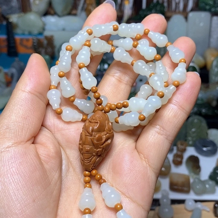 和田玉未镶嵌项链