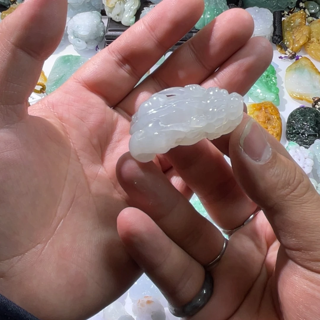 翡翠颈饰未镶嵌天然