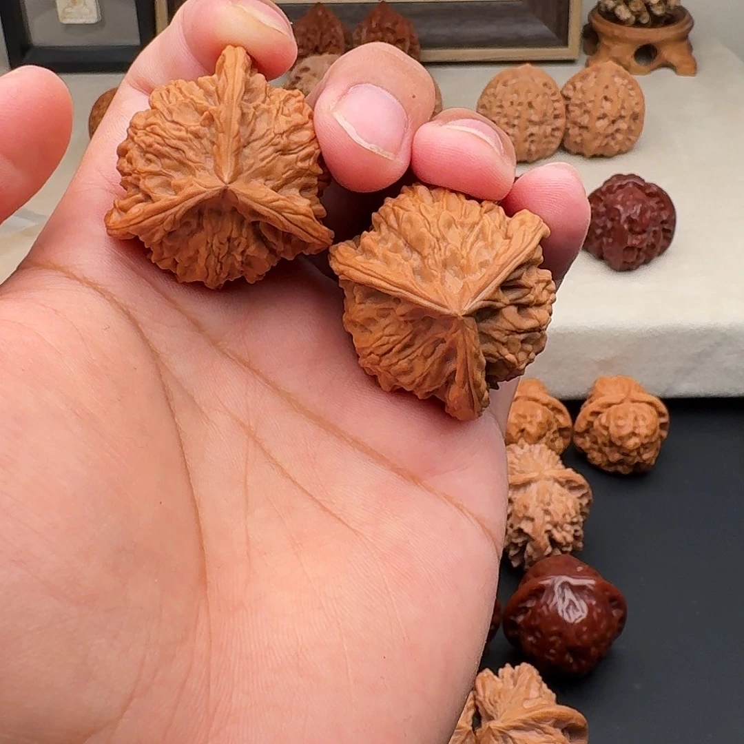 刘***美文玩核桃吊坠全品盘山正奔