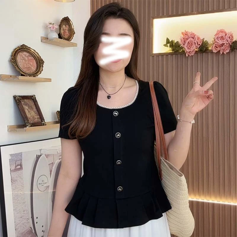 卡莲格/方领荷叶边下摆纽扣T恤女夏季法式风设计感胖mm显瘦短袖女