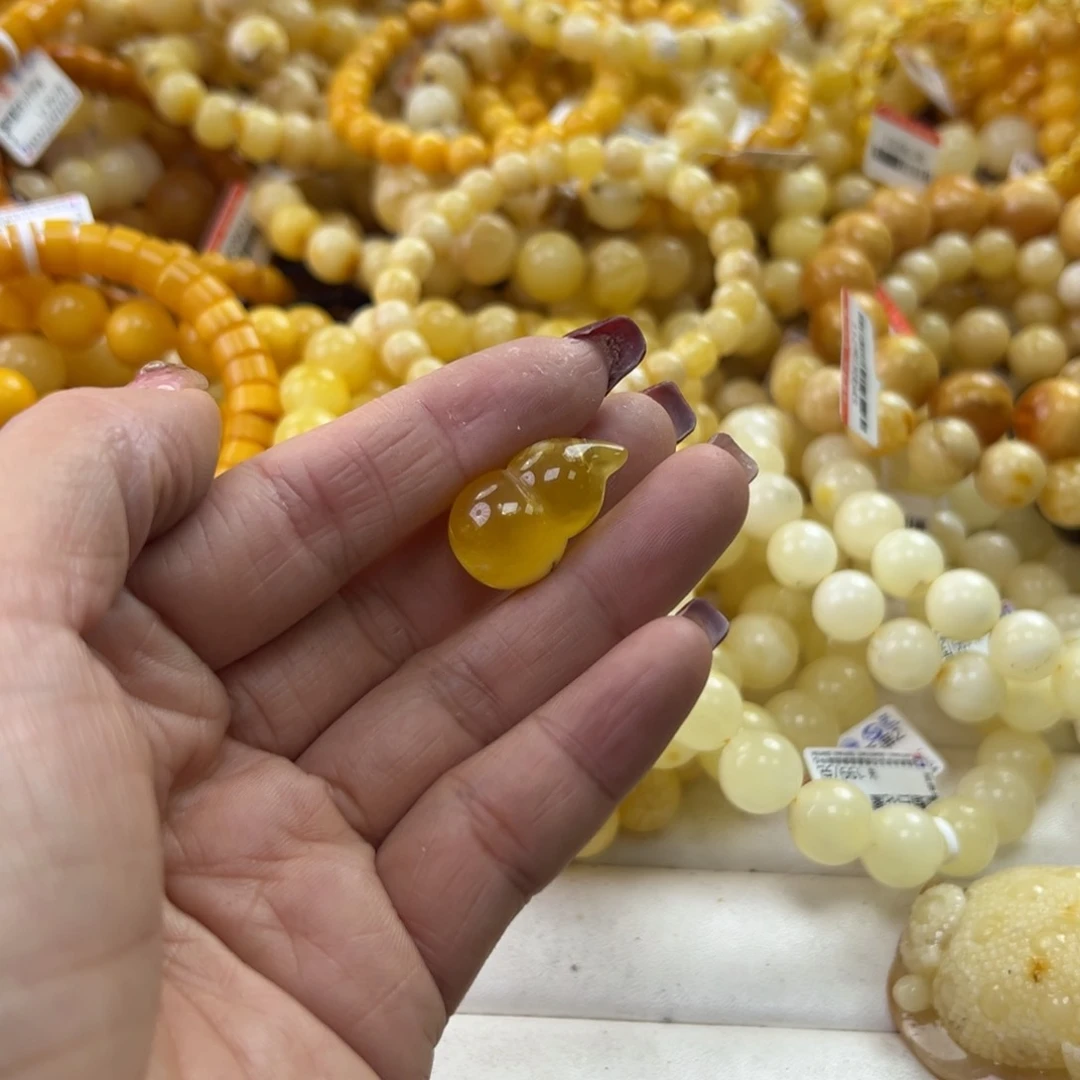 琥珀珠宝奇石未镶嵌