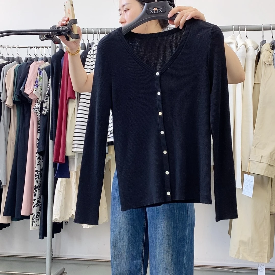 黑色开衫130斤以内