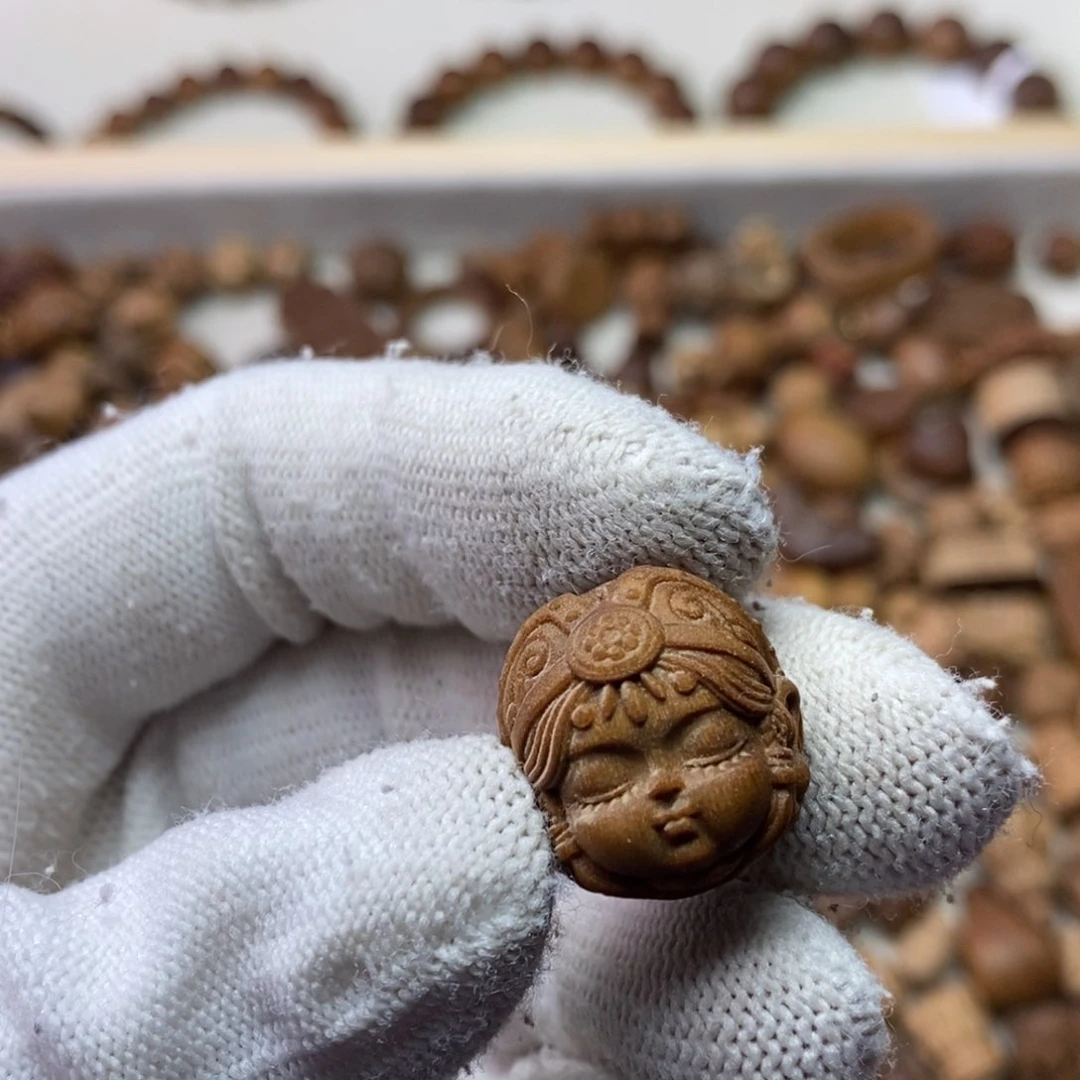 檀香木散珠印度迈索尔老山檀1.8扎基微瑕