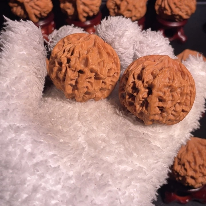 文玩核桃吊坠42官帽