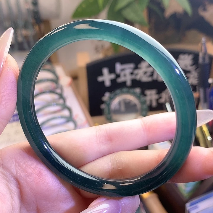 翡翠未镶嵌手镯61