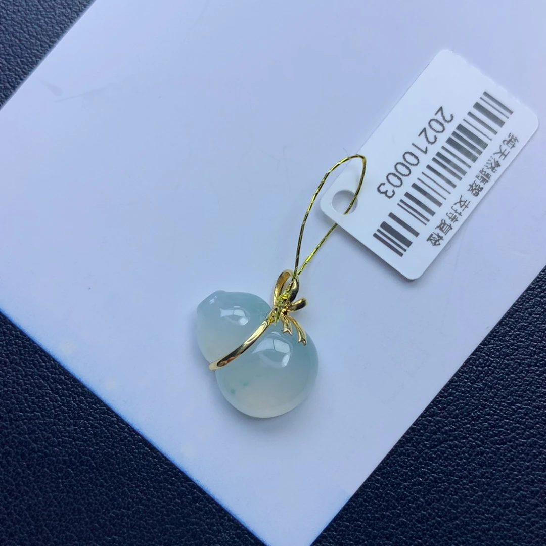 翡翠颈饰未镶嵌葫芦