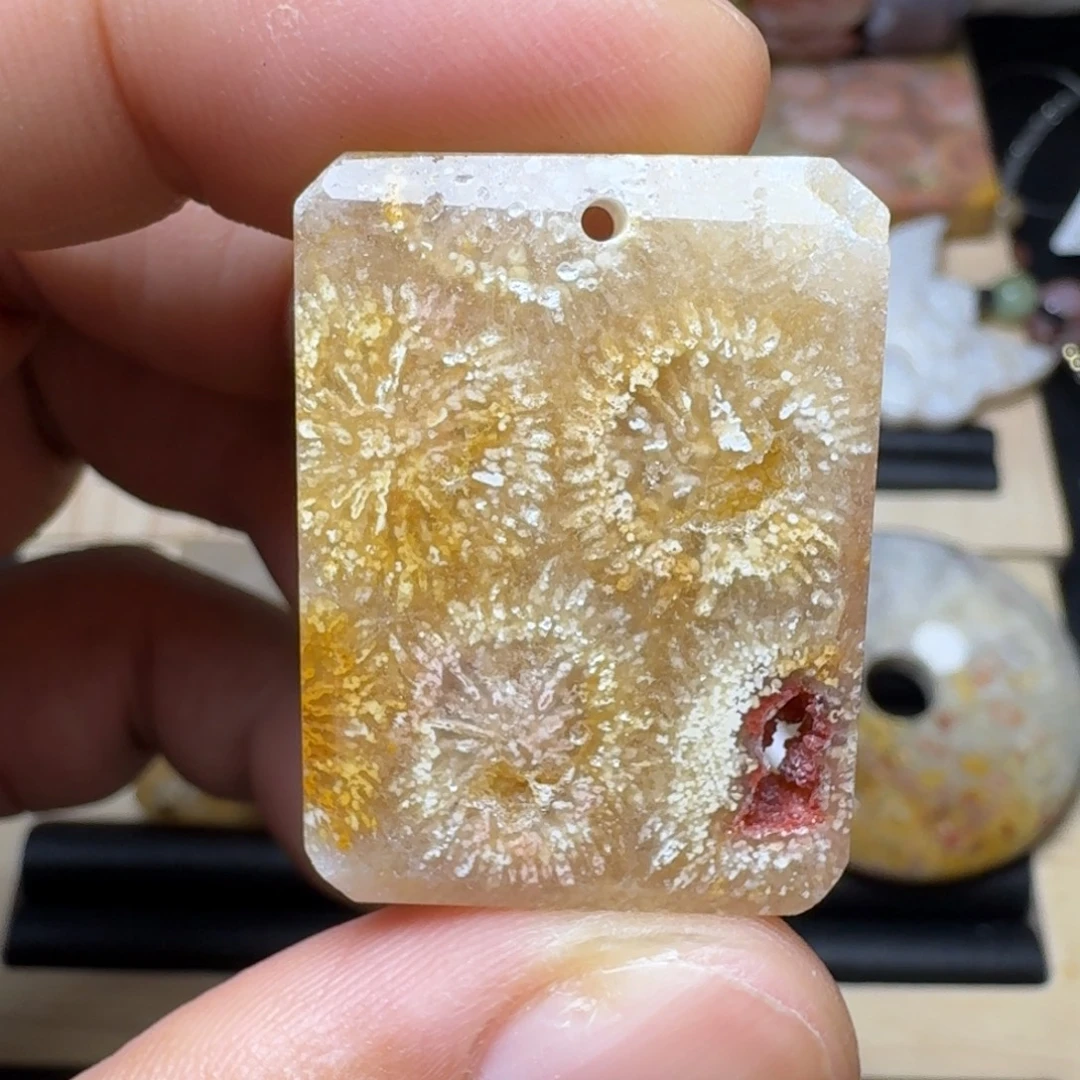 未镶嵌纯天然色有机玉石保真色硅化玉