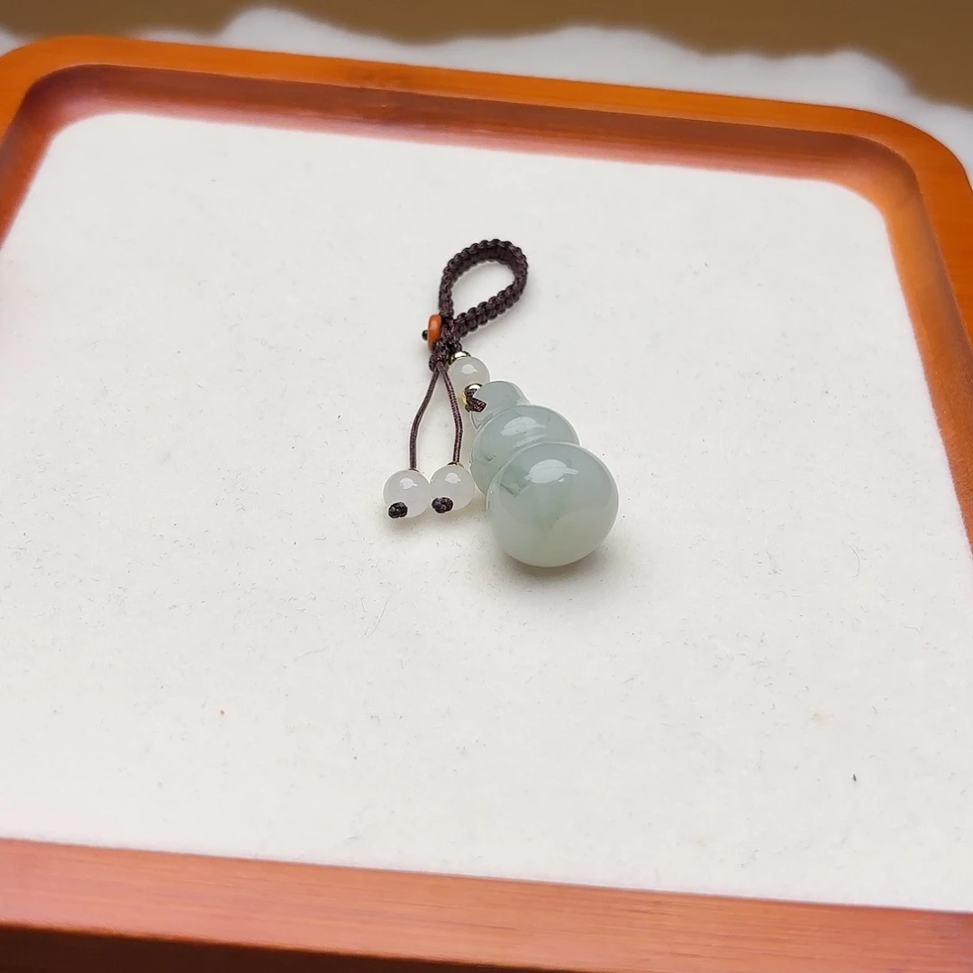 石英质玉（非洲翠）未镶嵌颈饰石英质玉小葫芦挂件