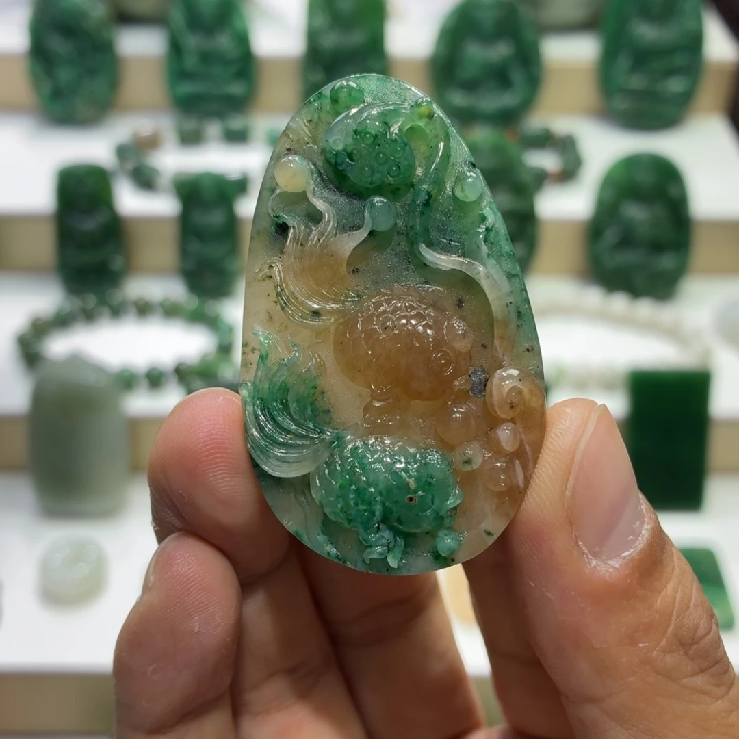 独山玉未镶嵌颈饰金玉满堂