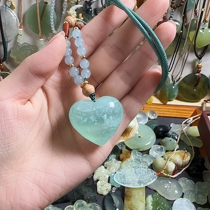 聽***i蛇纹石玉合金颈饰