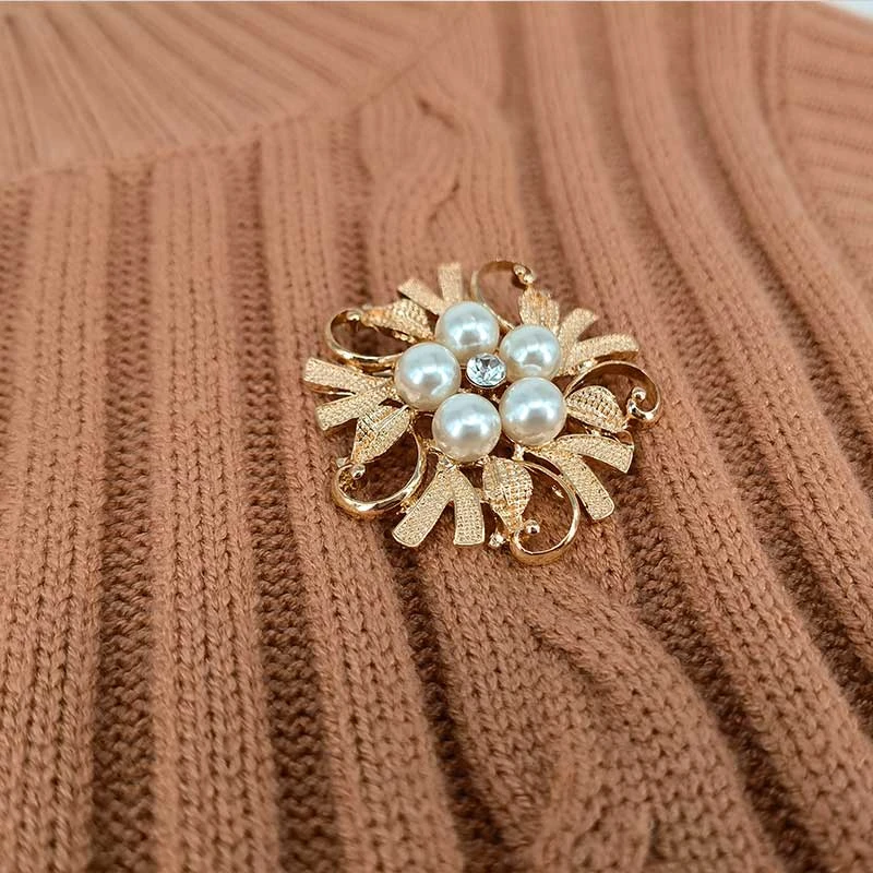 【商场同款】针织衫百搭时尚搭配胸针法式精致胸花