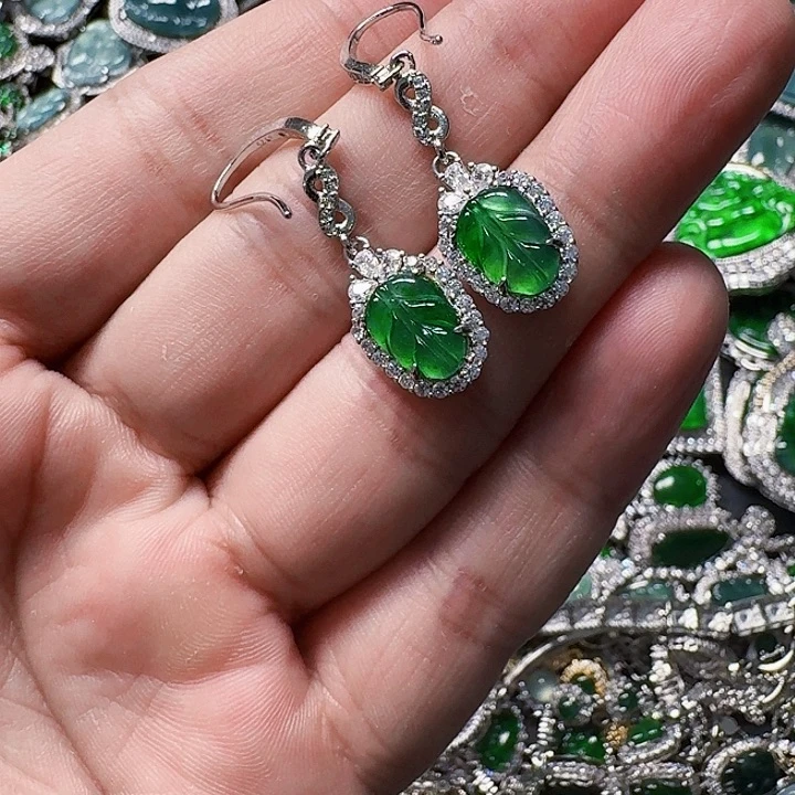 翡翠颈饰未镶嵌天然A货翡翠放漏