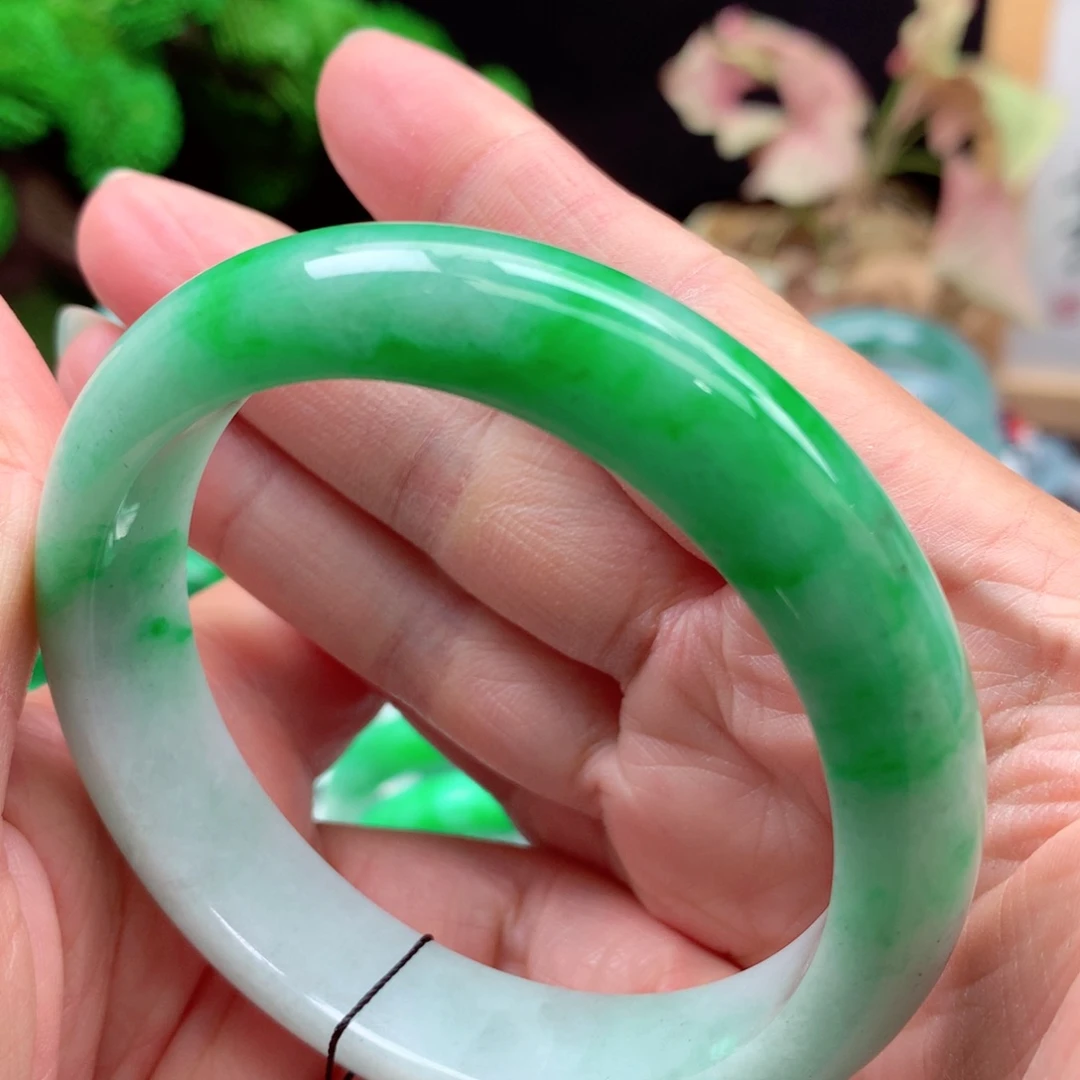 未镶嵌手镯翡翠天然翡翠手镯