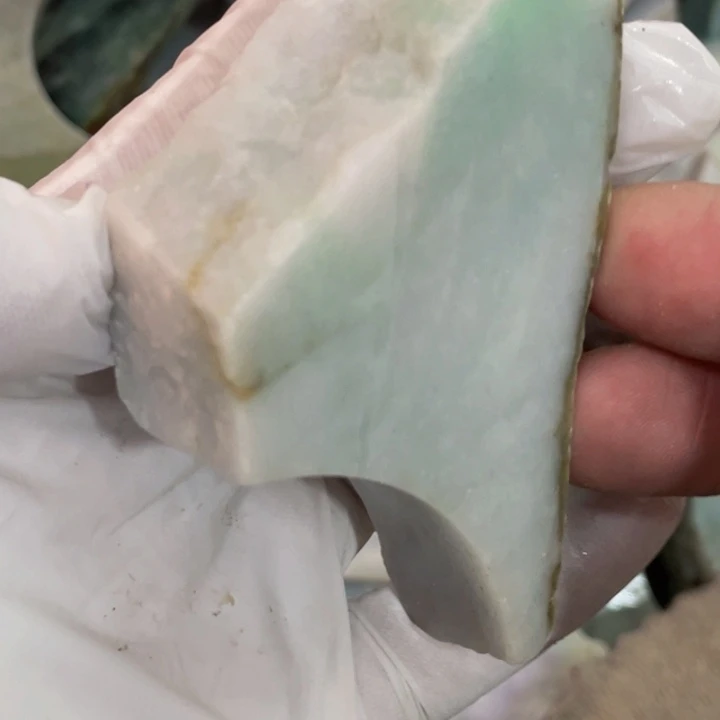 翡翠吊坠(不含链)未镶嵌天然翡翠边角料