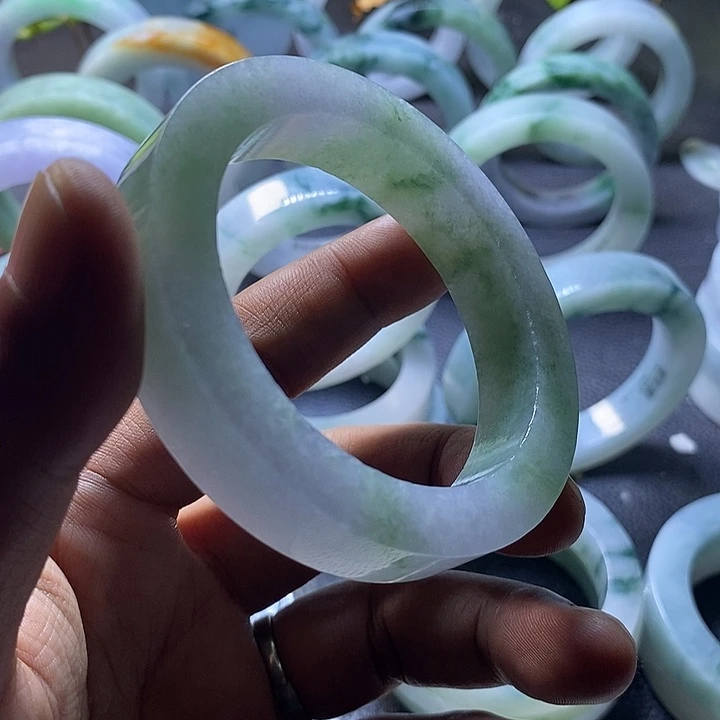 用***9定制翡翠未镶嵌定制产品