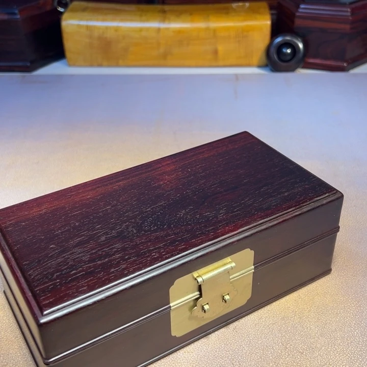 童***佬首饰盒。