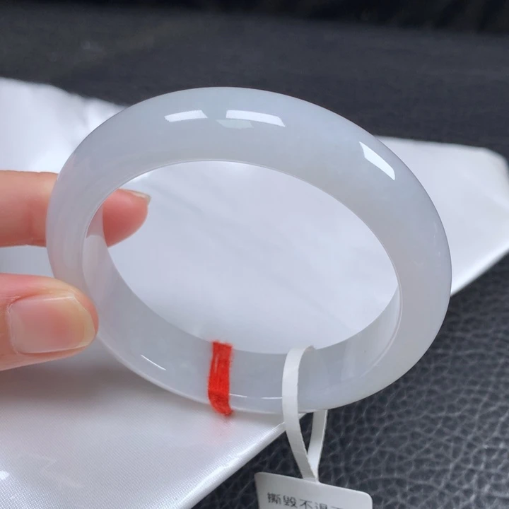 翡翠未镶嵌手镯