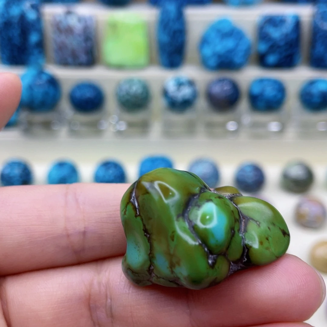 未镶嵌绿松石颈饰