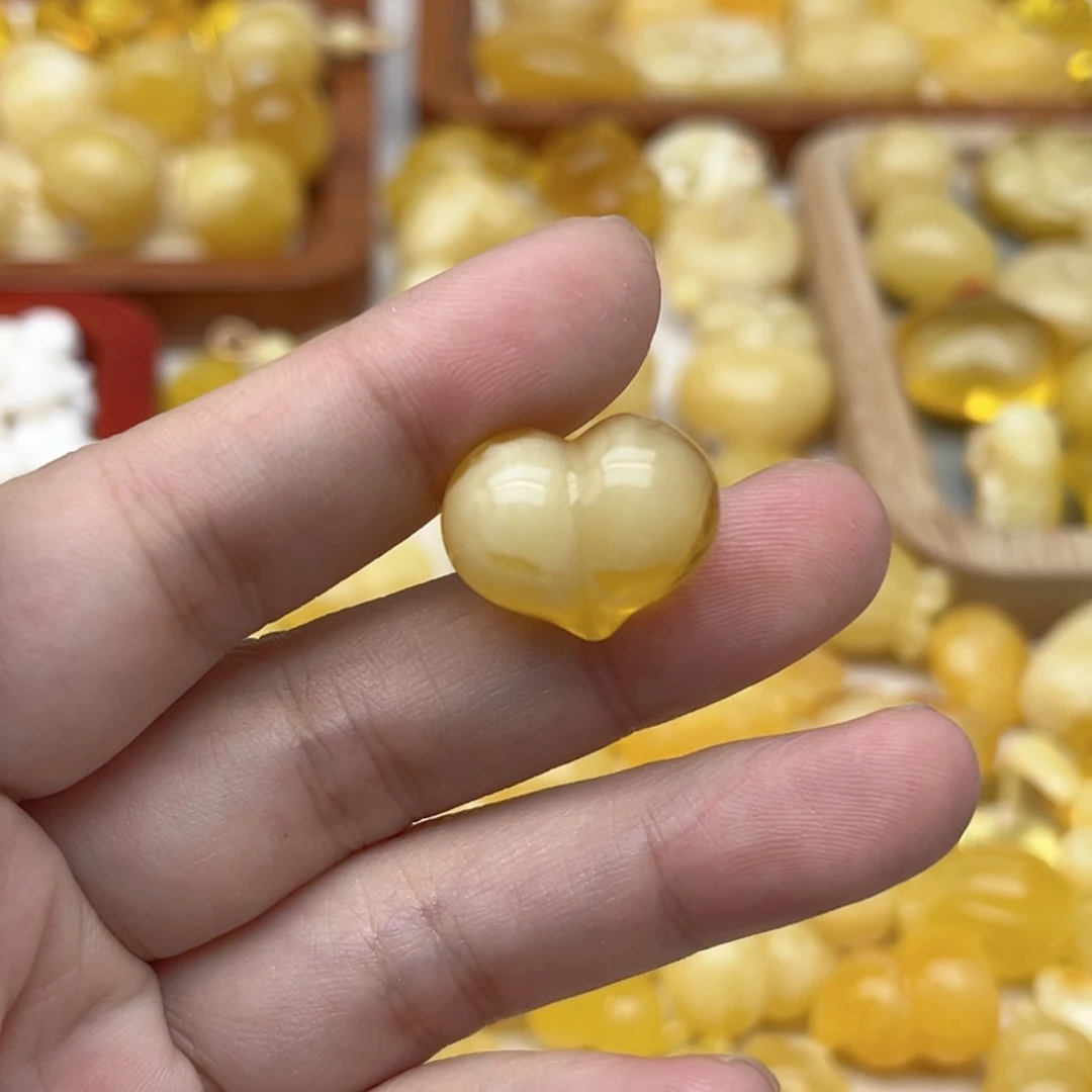 蜜蜡未镶嵌裸石配饰